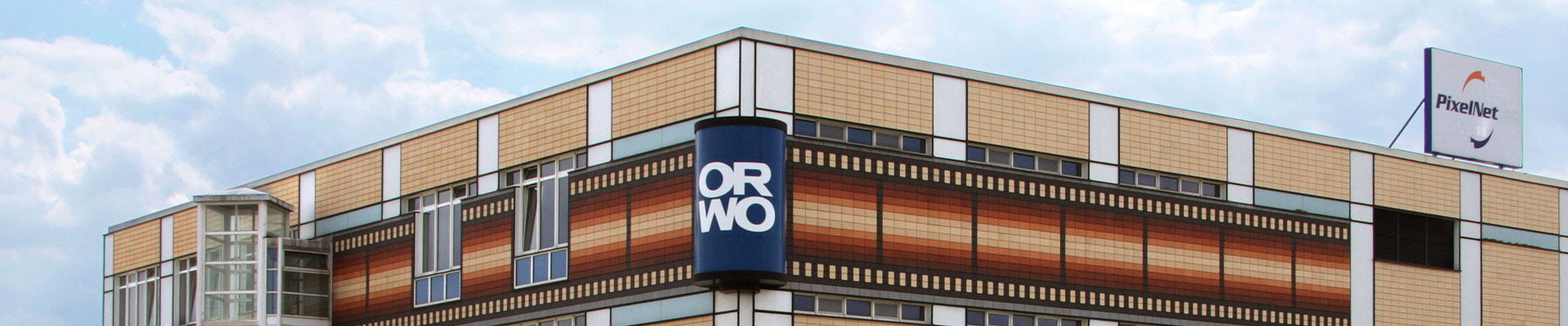 ORWO Net Gebäude mit markanter Filmrolle